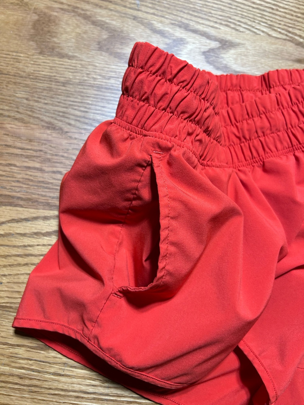 Women’s Offline by Aerie Red Low Rise Athletic Shorts Size Medium - Picture 4 of 9